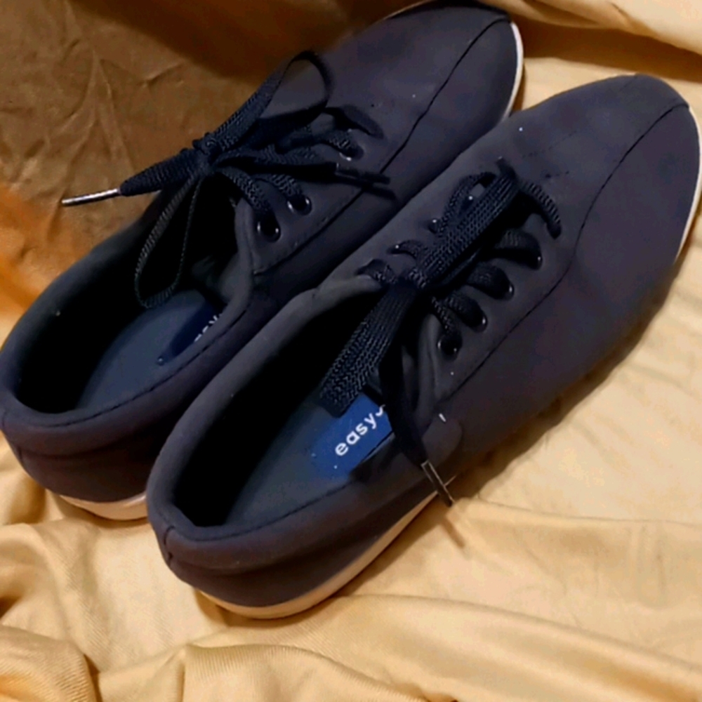 Shoes - Picture 4 of 4